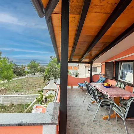 Apartment Zlata *