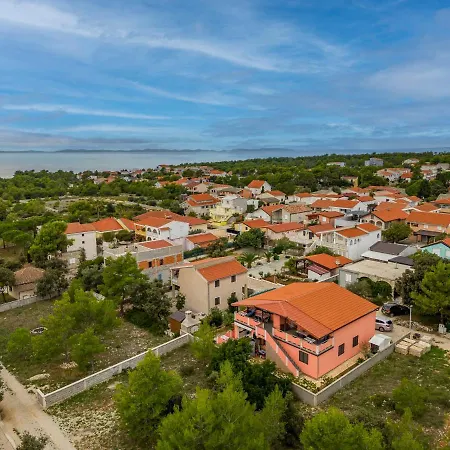 Apartment Zlata *